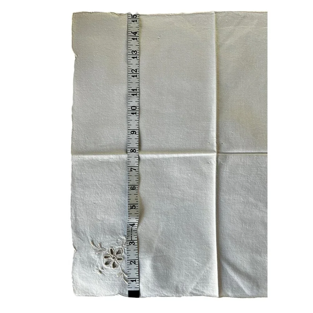 8 Pale Pink Embroidered Cotton Napkins Cutwork  Scalloped Edges 15.25x15.25